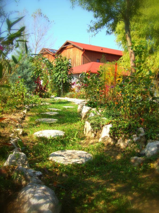 Pollushof Panzio Es Etterem Bed & Breakfast Csolnok Exterior photo