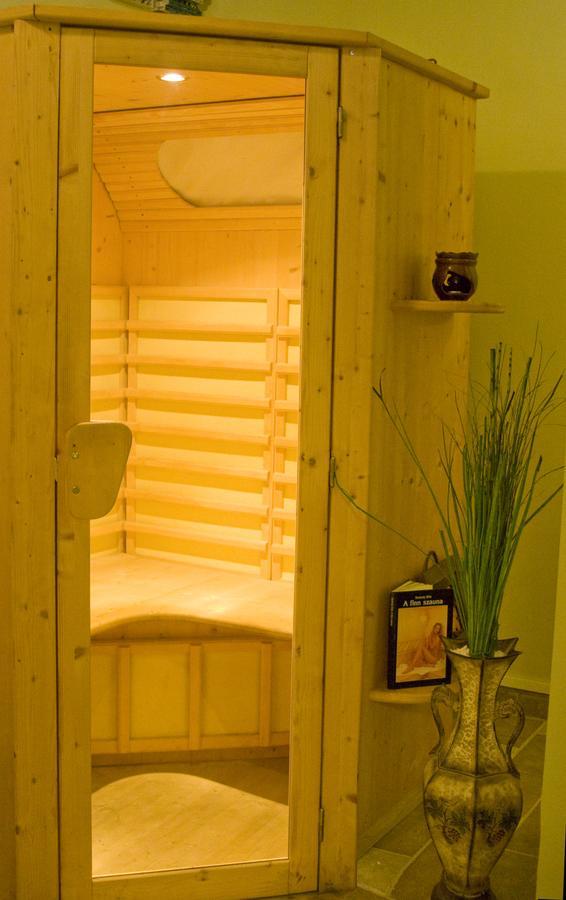 Pollushof Panzio Es Etterem Bed & Breakfast Csolnok Exterior photo