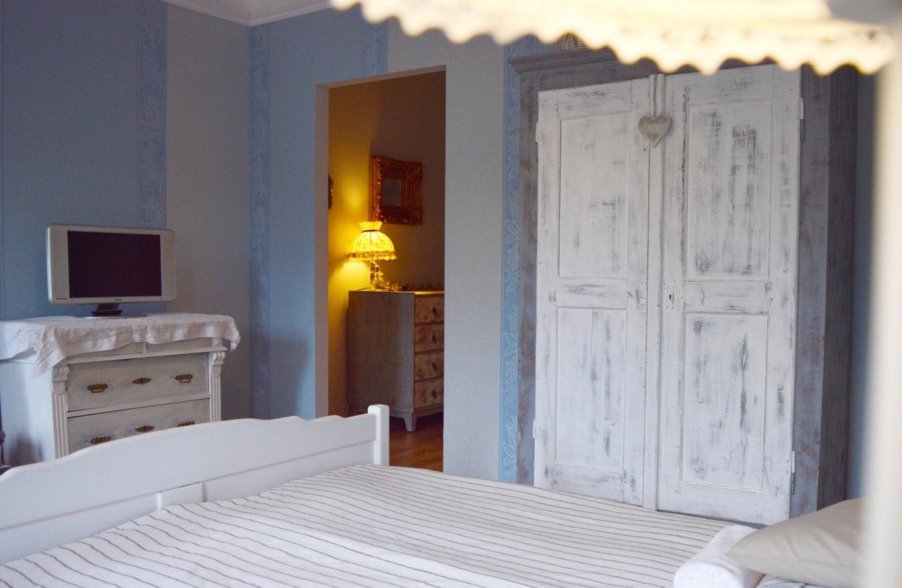 Pollushof Panzio Es Etterem Bed & Breakfast Csolnok Exterior photo